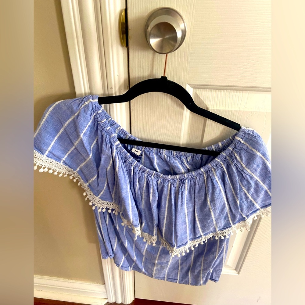 Time and Tru blouse Fluttered Sleeves